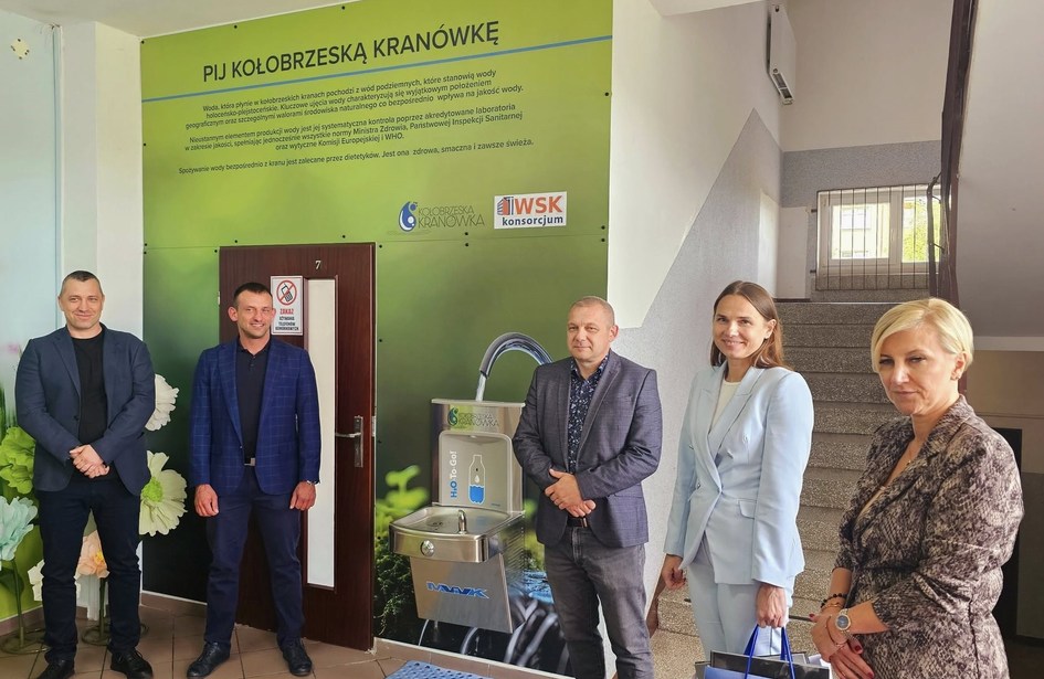 Kolejna podstawówka wyposażona w stacje wody pitnej